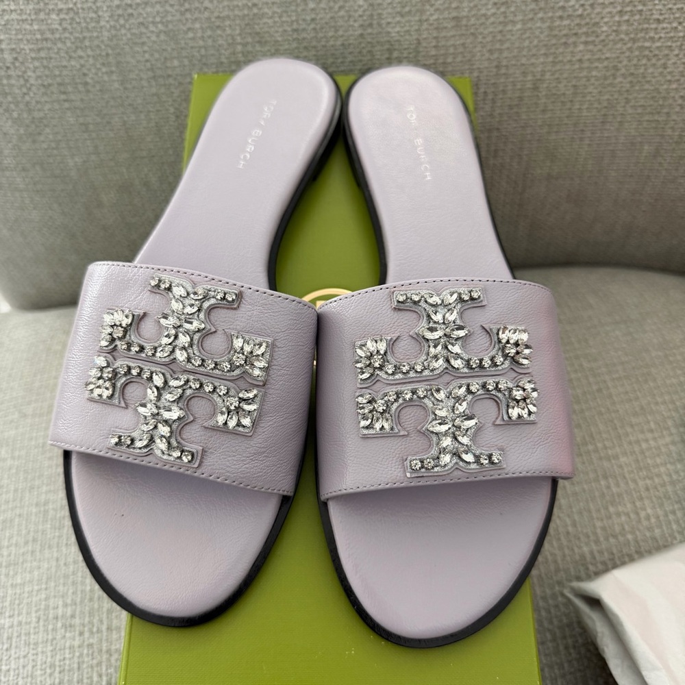 New Tory Burch Everly Embellished Crystal Logo Flat Slide Sandal Lilac Field